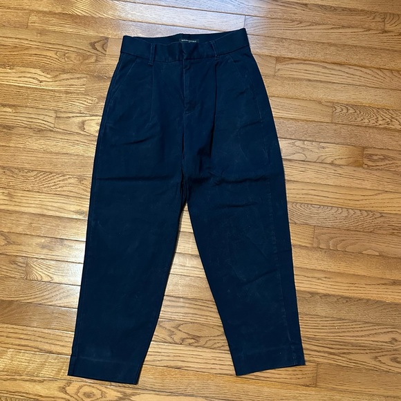Banana Republic Pants - Banana Republic pleated crop authentic chino pant